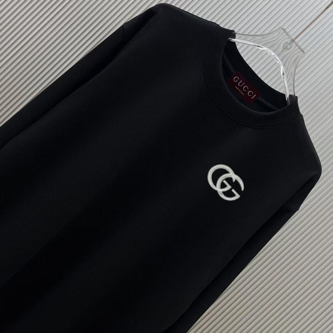 <p>GUCCI&nbsp;长袖卫衣T恤(黑)</p>