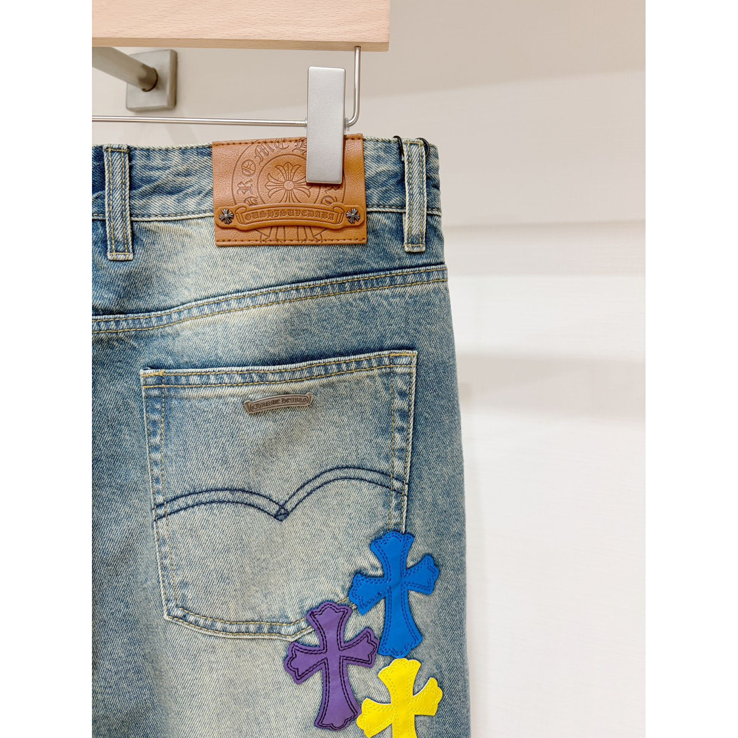 <p>CHROME HEARTS 新款牛仔裤</p>