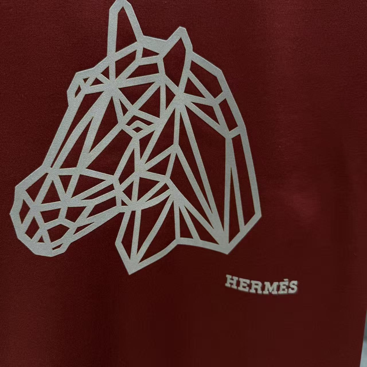<p>HERMES 短袖T恤(紅)</p>