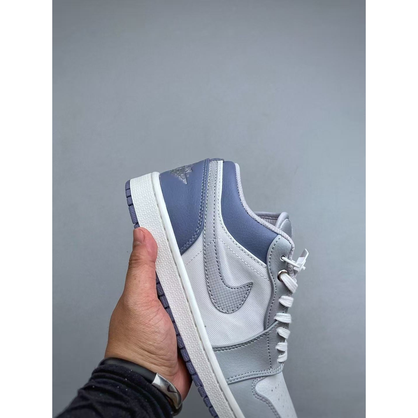 <p>NIke Air Jordan 1 Low (白灰蓝)</p>