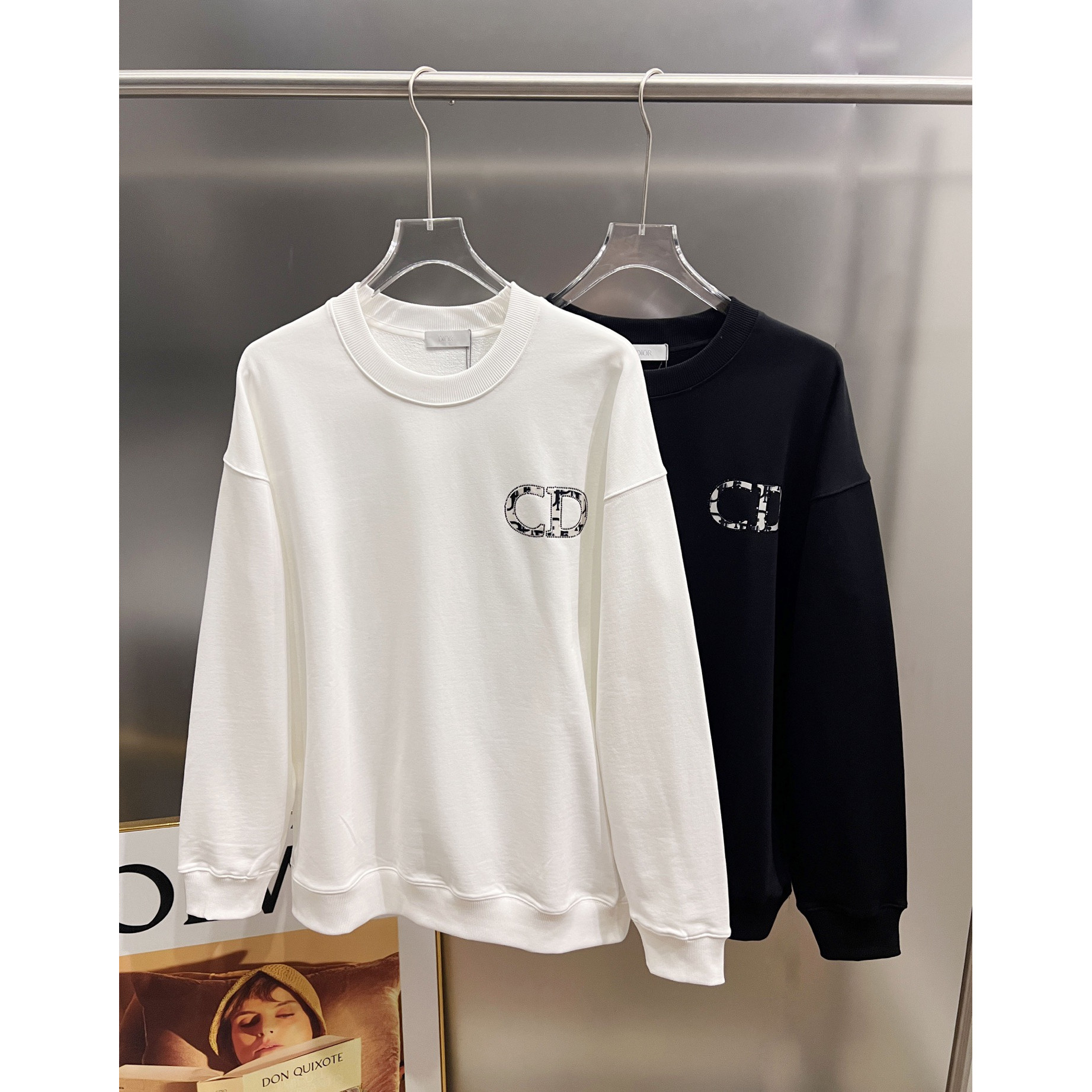 <p>DIOR 圆领长袖卫衣(白)</p>