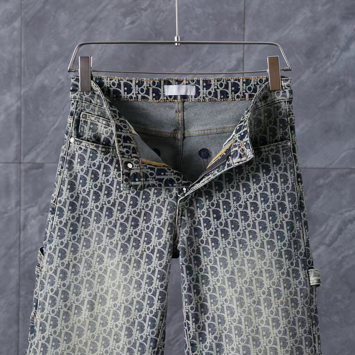 <p>DIOR&nbsp;丹宁水洗牛仔裤(D6921)</p>