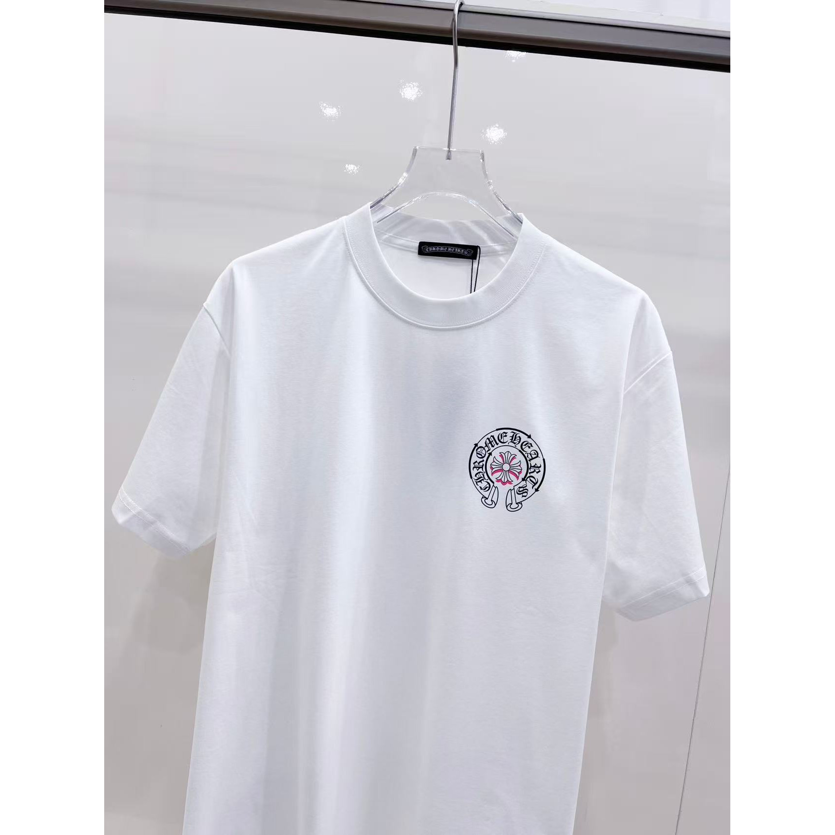 <p>CHROME HEARTS 个性印花标识短袖t恤(白)</p>