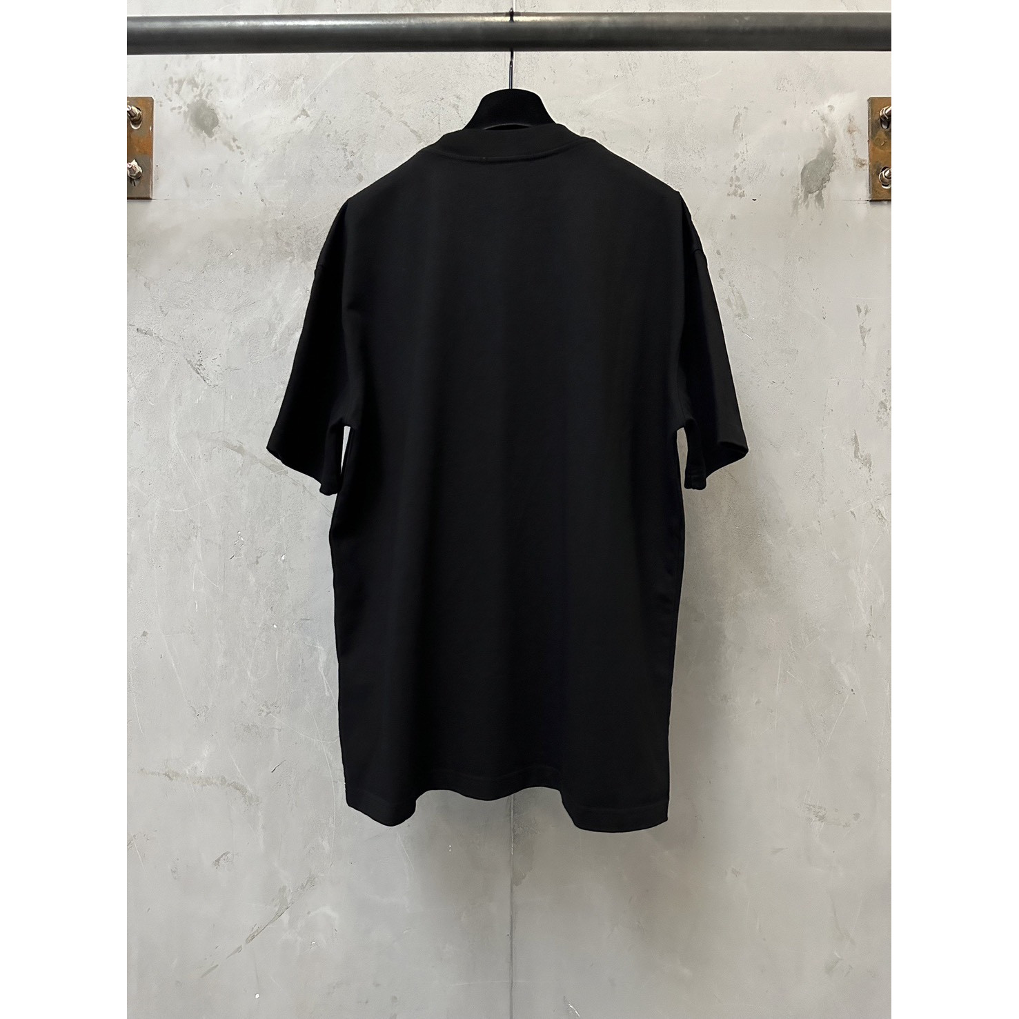 <p>YSL 小logo刺绣短袖T恤(黑)</p>