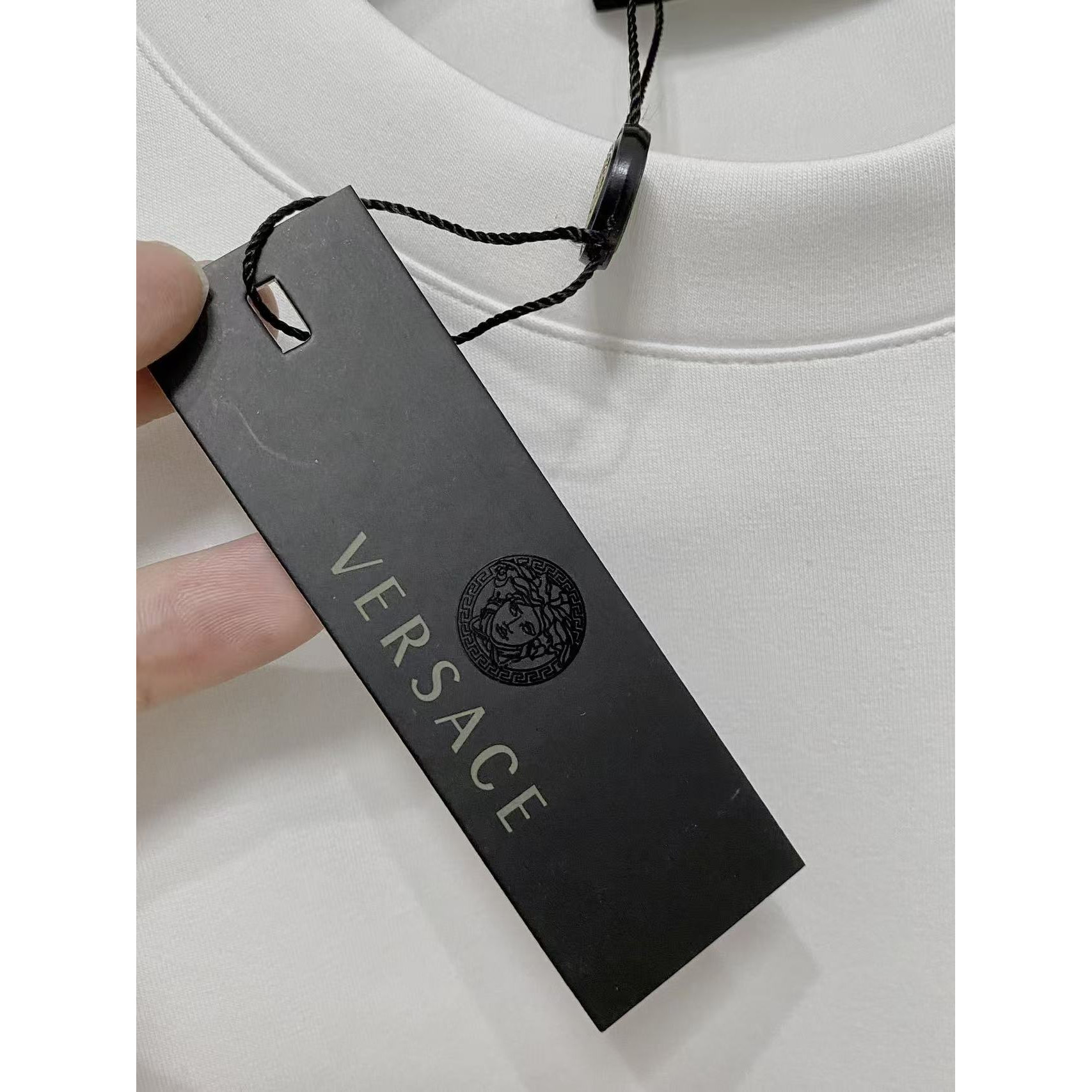 <p>Versace&nbsp;太空棉卫衣(白)</p>