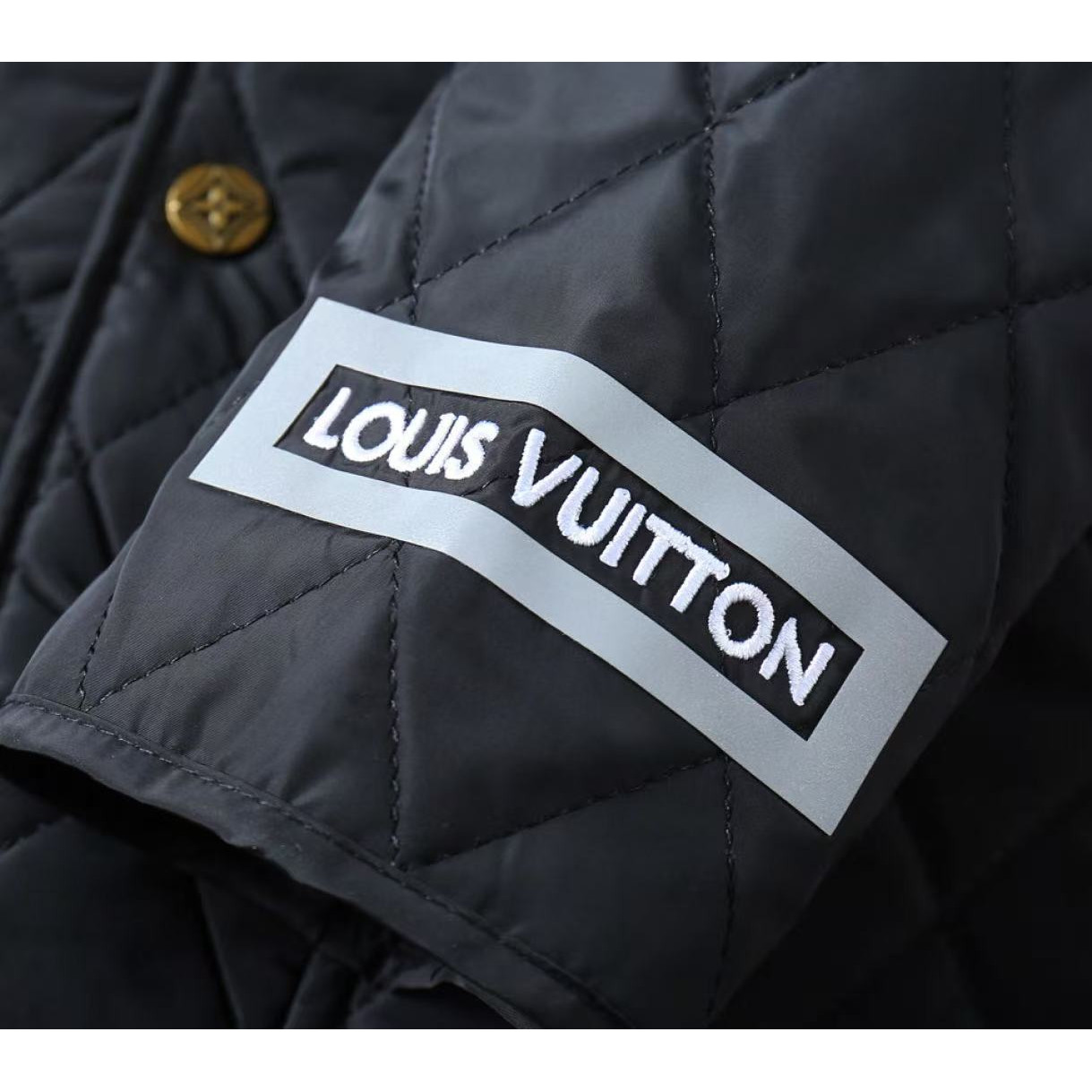 <p>LV 加厚棉服外套(黑)</p>