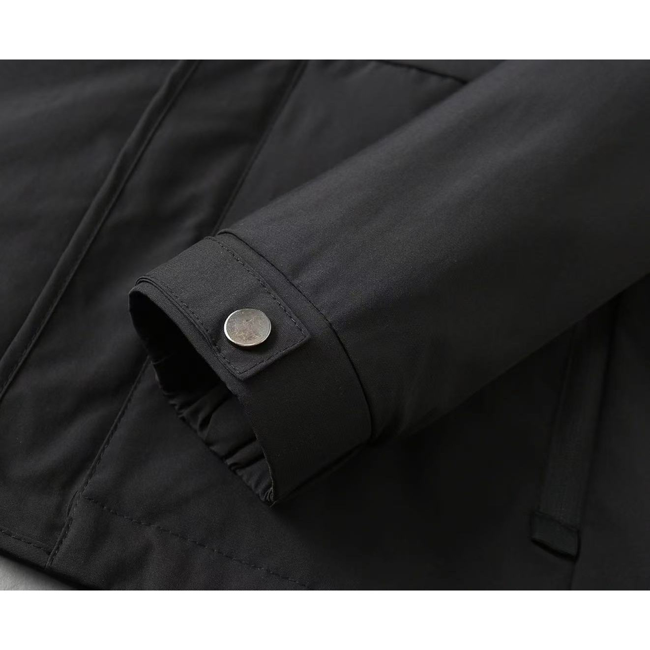 <p>BURBERRY 男士夹克外套(800813)<br />
&nbsp;</p>
