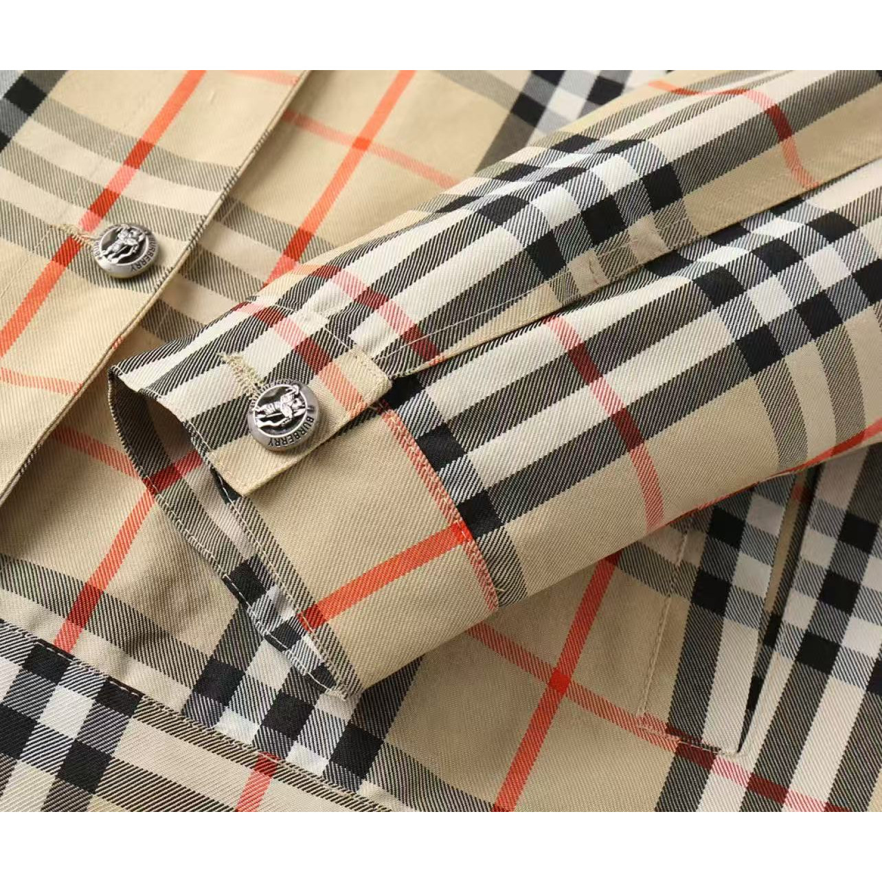 <p>BURBERRY 男士夹克外套(卡其)</p>