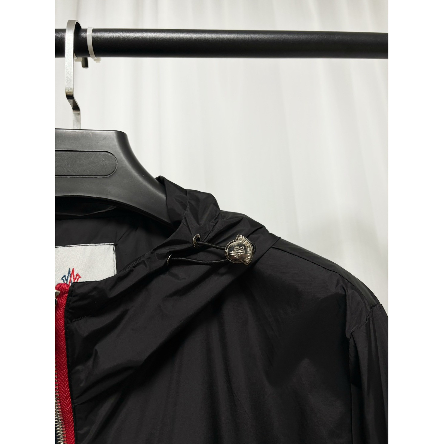 <p>Moncler 夹克外套</p>

<p>&nbsp;</p>