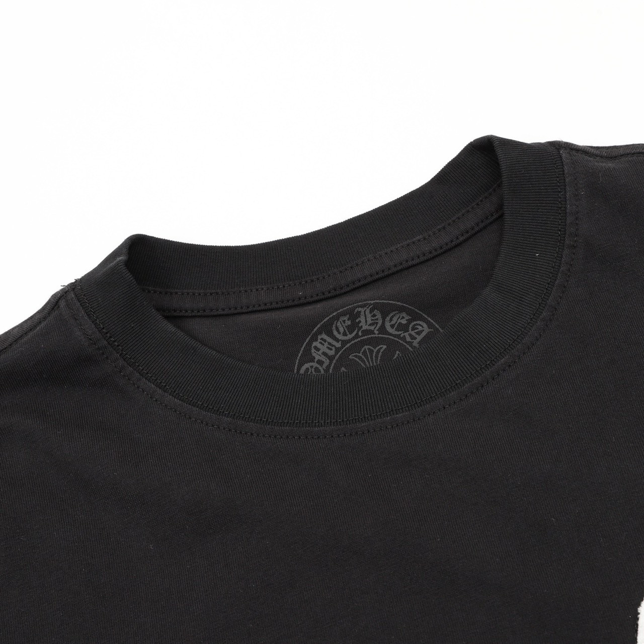 <p>Chrome Hearts 梵文十字架印花短袖(黑)</p>