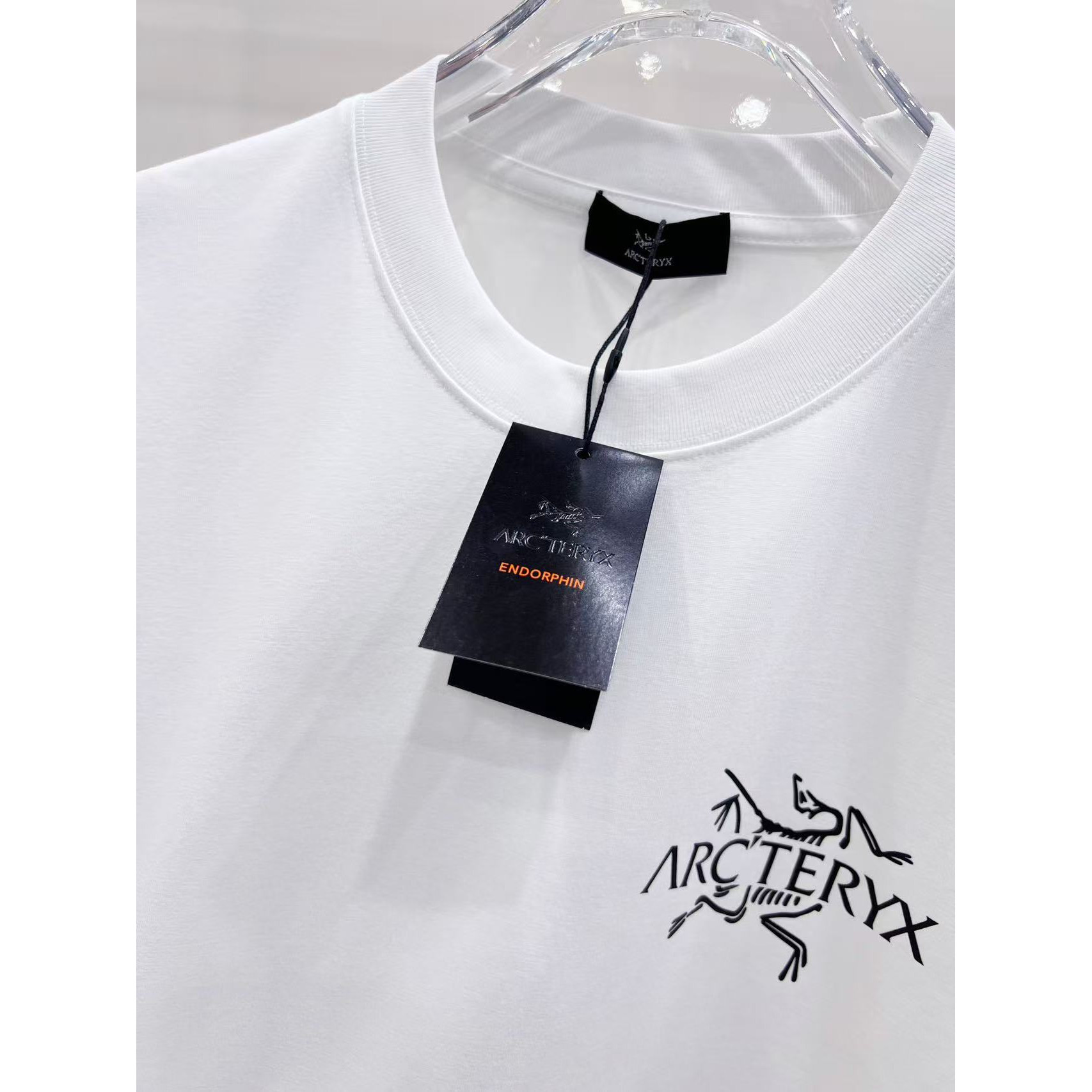 <p>Arc'teryx&nbsp;短袖圆领T恤(白)</p>