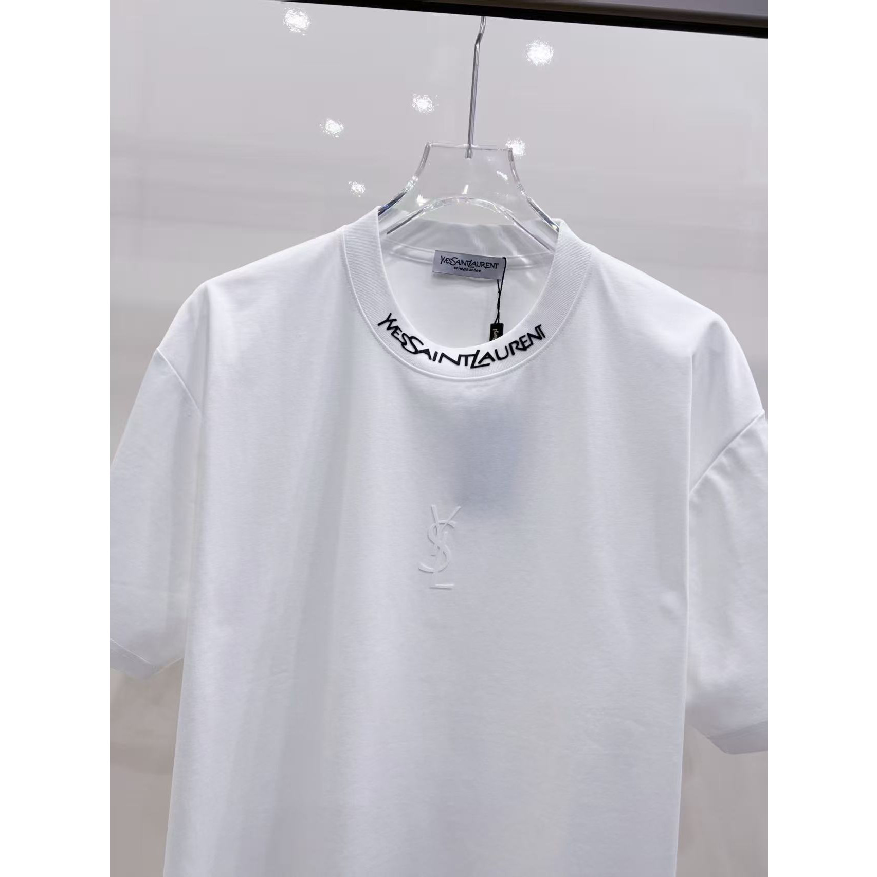 <p>YSL logo图案短袖(白)</p>