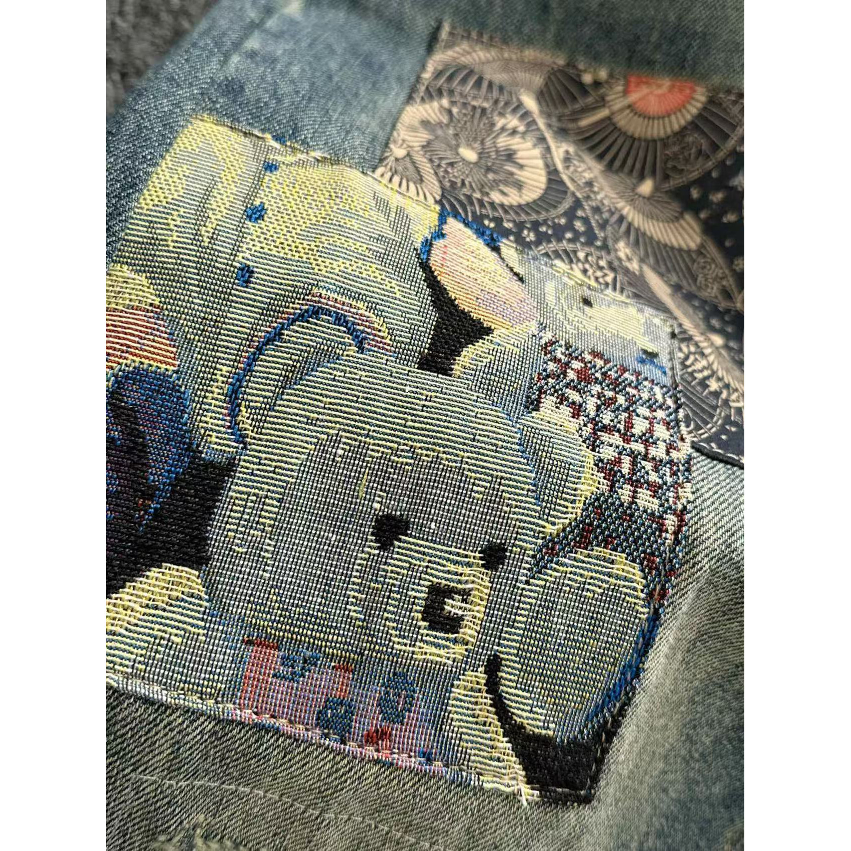 <p>FENDI&nbsp;四季款经典牛仔裤直筒长裤(藍)</p>