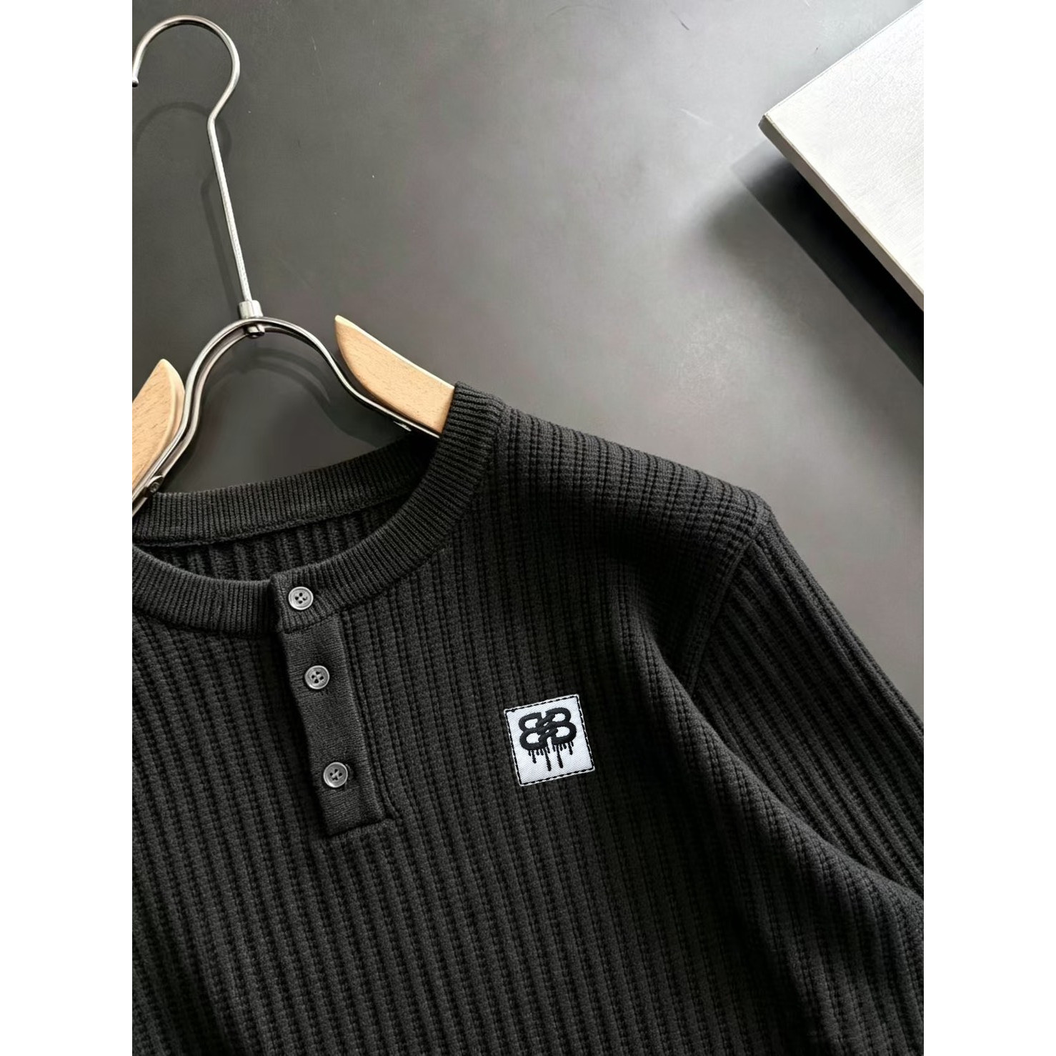 <p>Balenciaga&nbsp;高品质男士毛衣(黑)</p>