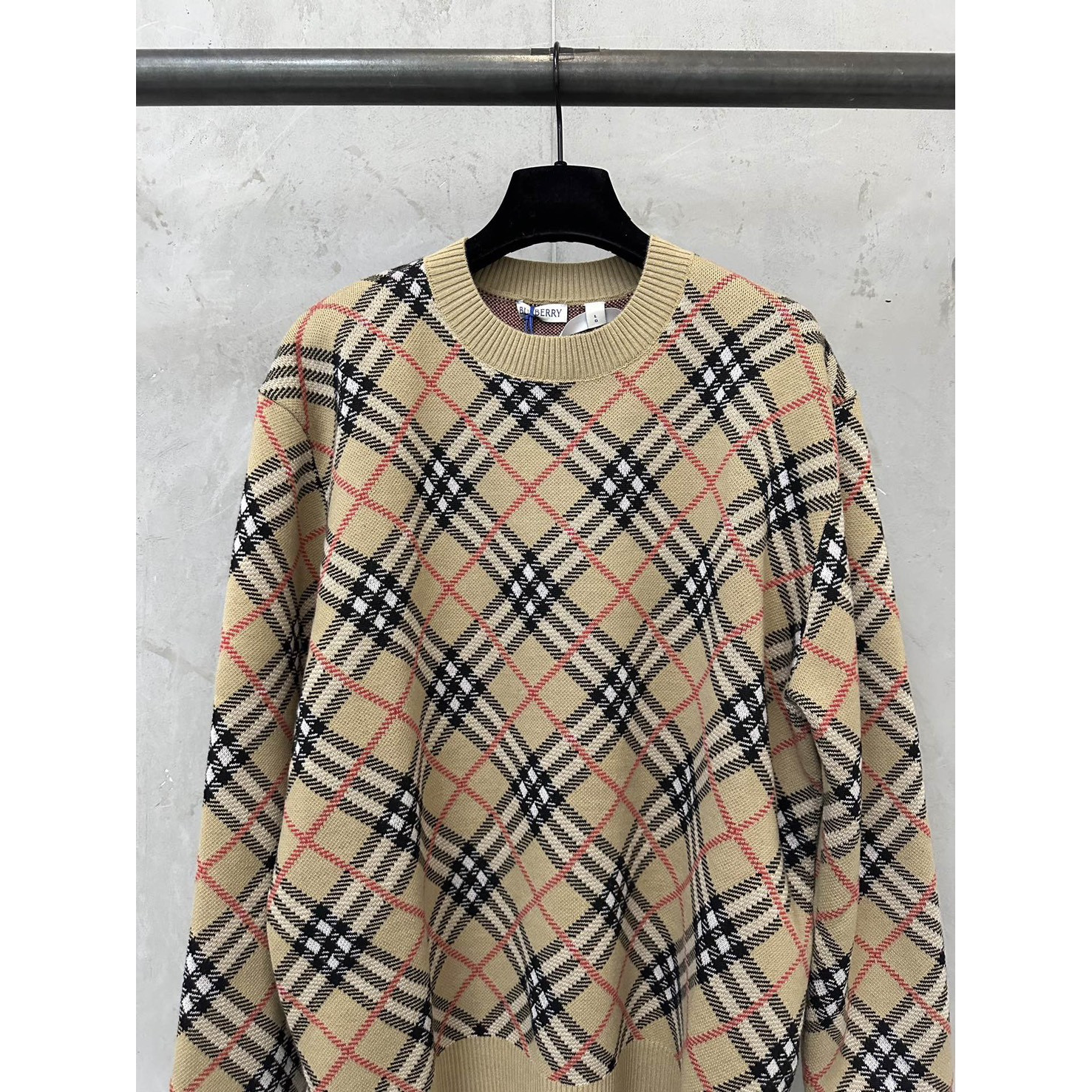 <p>BURBERRY 格纹提花混纺毛衣针织衫</p>
