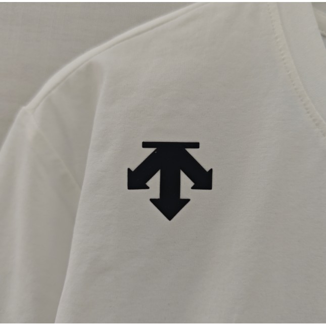 <p>DESCENTE 短袖T恤(白)</p>