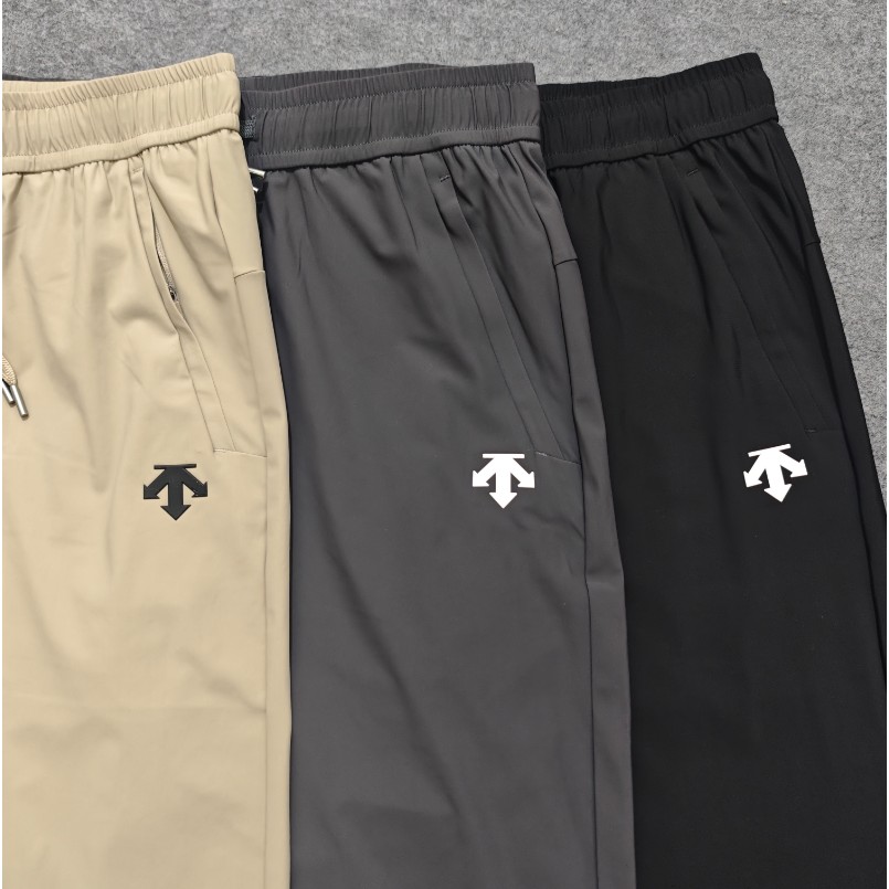<p>DESCENTE 速乾運動長褲</p>