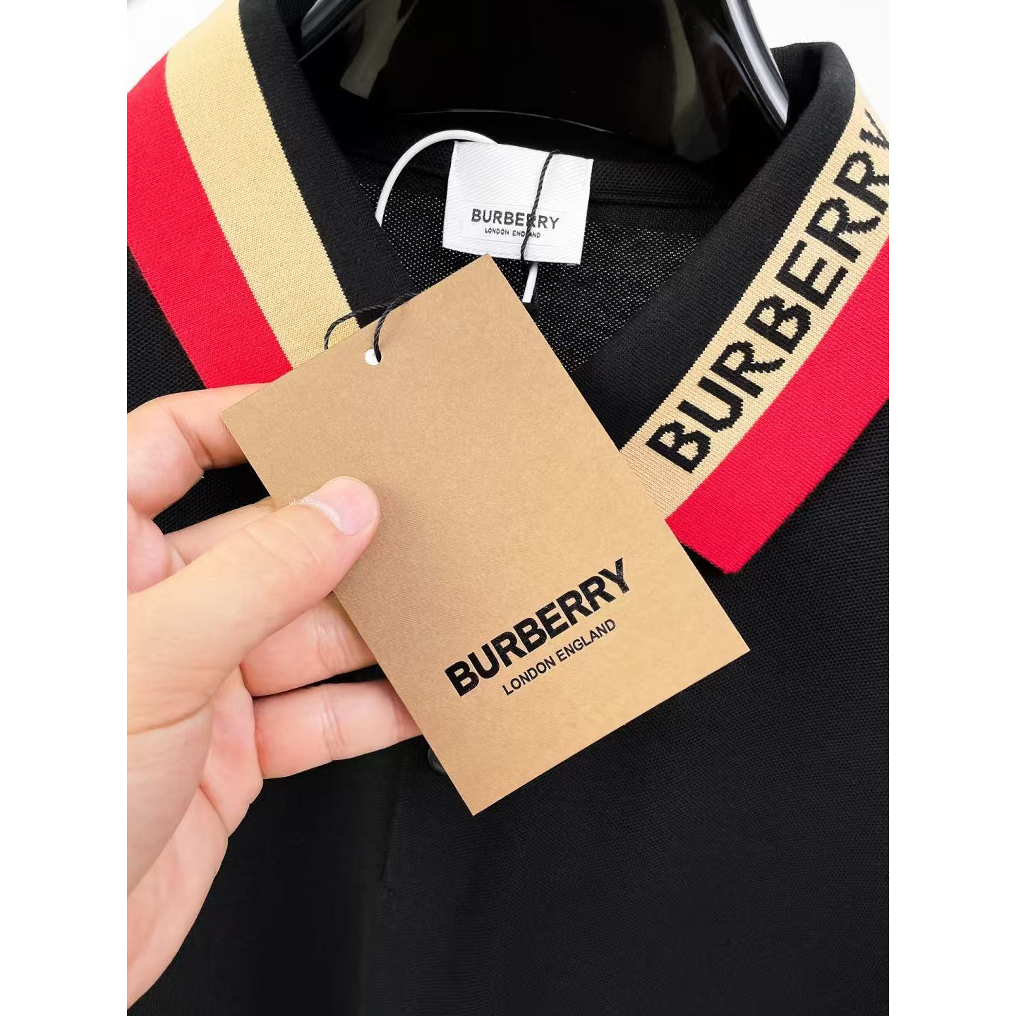 <p>BURBERRY 长袖Polo衫(黑)</p>