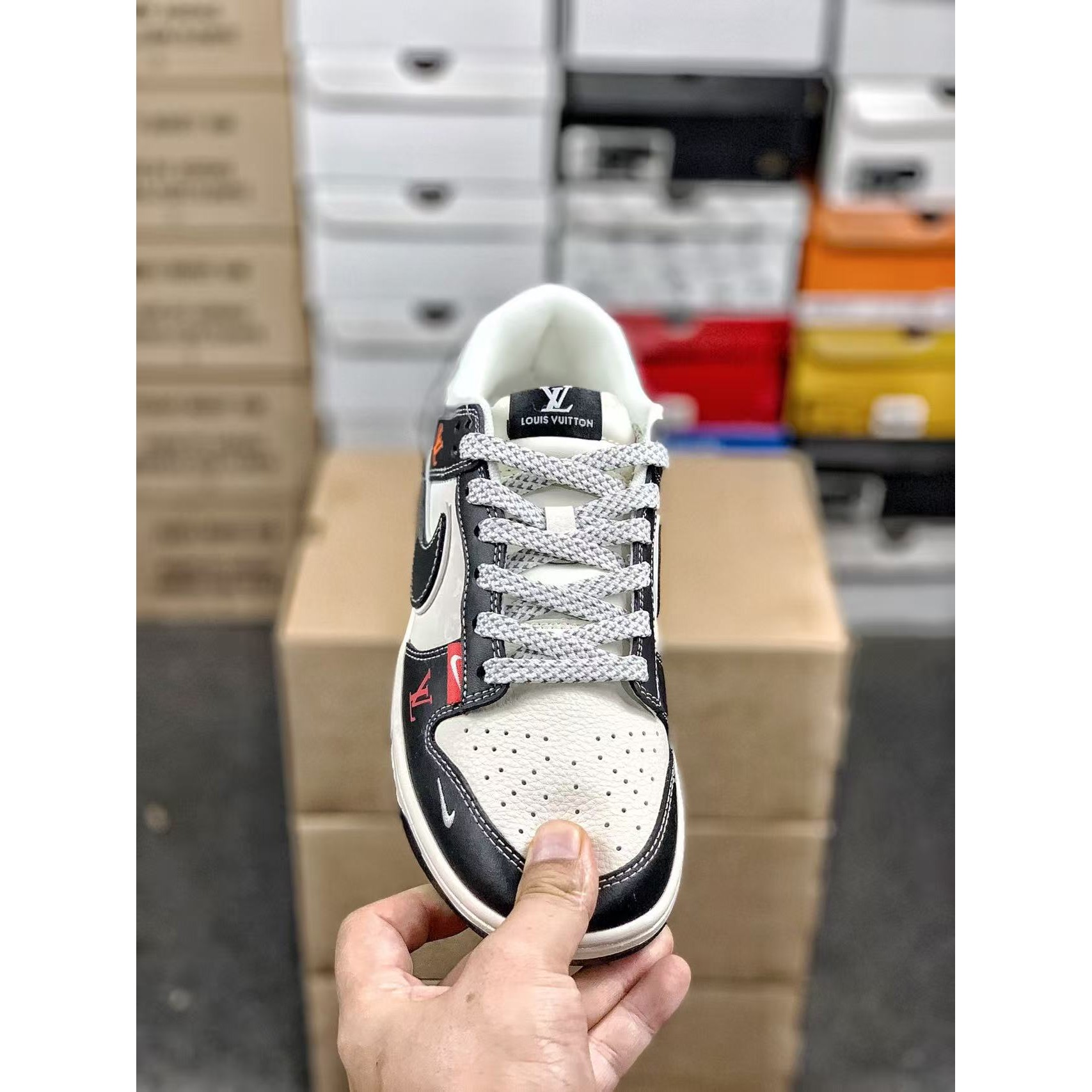 <p>Nk SB Dunk Low 百搭板鞋 黑白</p>