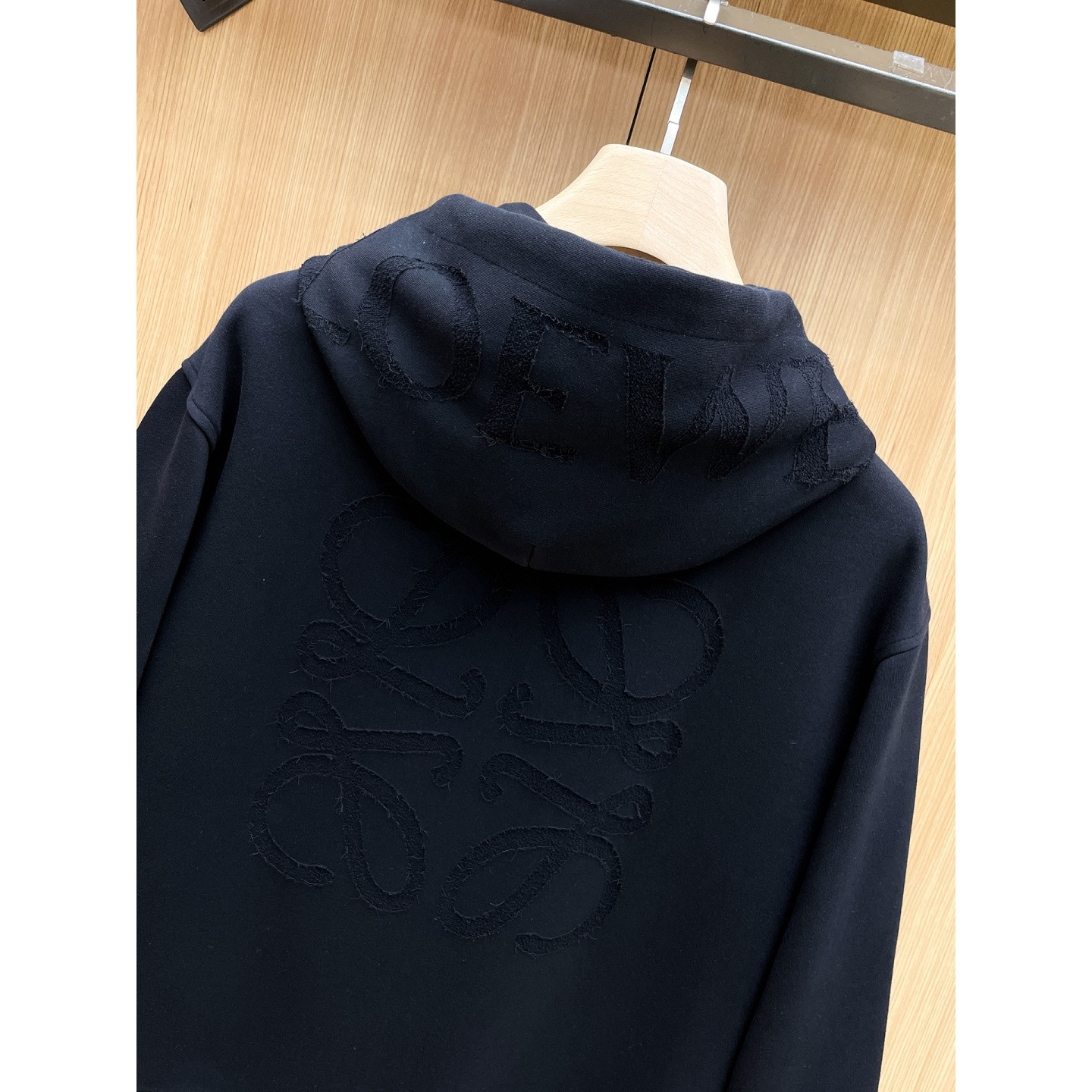 <p>LOEWE&nbsp;套裝(黑)</p>