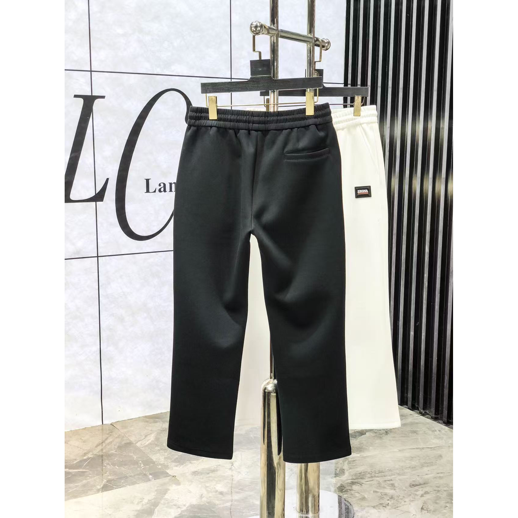 <p>Ermenegildo Zegna&nbsp;高品质时尚休闲裤(782949)</p>
