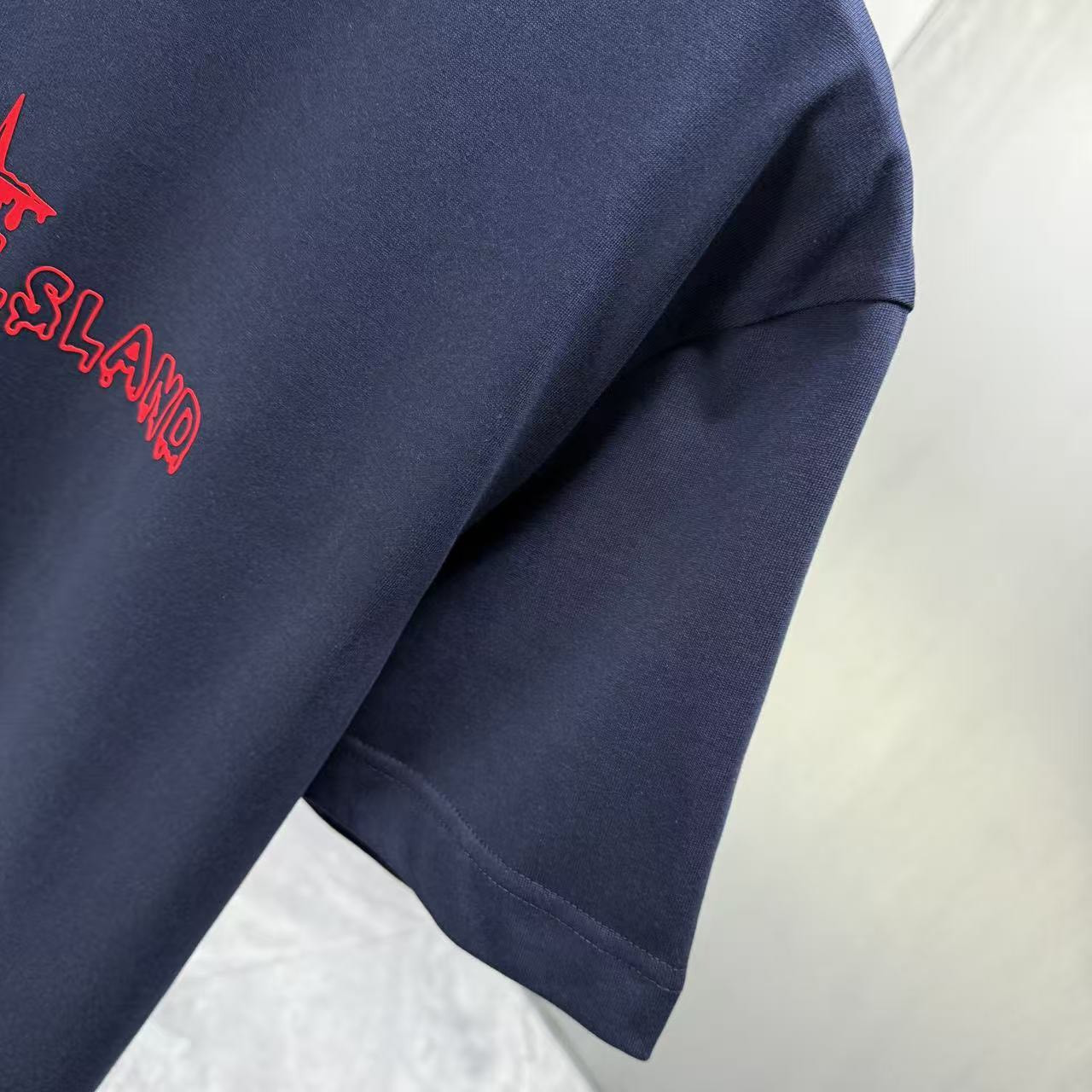 <p>Stone Island 短袖T恤(深藍紅標)</p>
