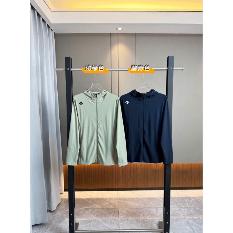 <p>DESCENTE 4D運動版型防曬外套</p>