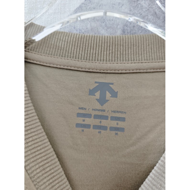 <p>DESCENTE 經典款棉 T (多色可選)</p>