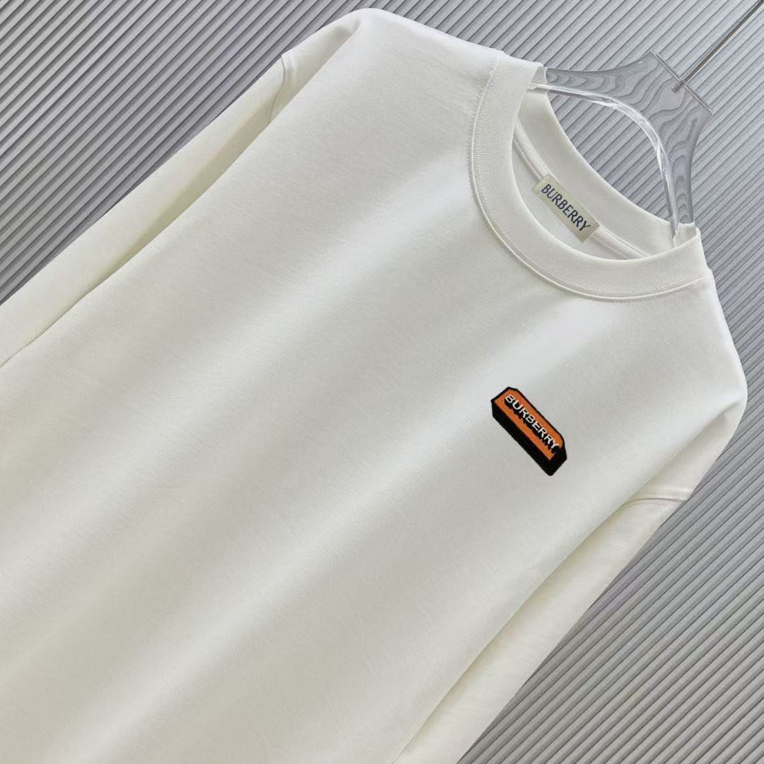 <p>Burberry 长袖卫衣T恤(白)</p>