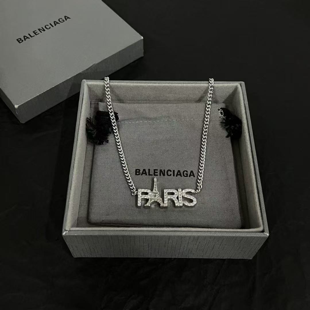 <p>Balenciaga 复古项链</p>