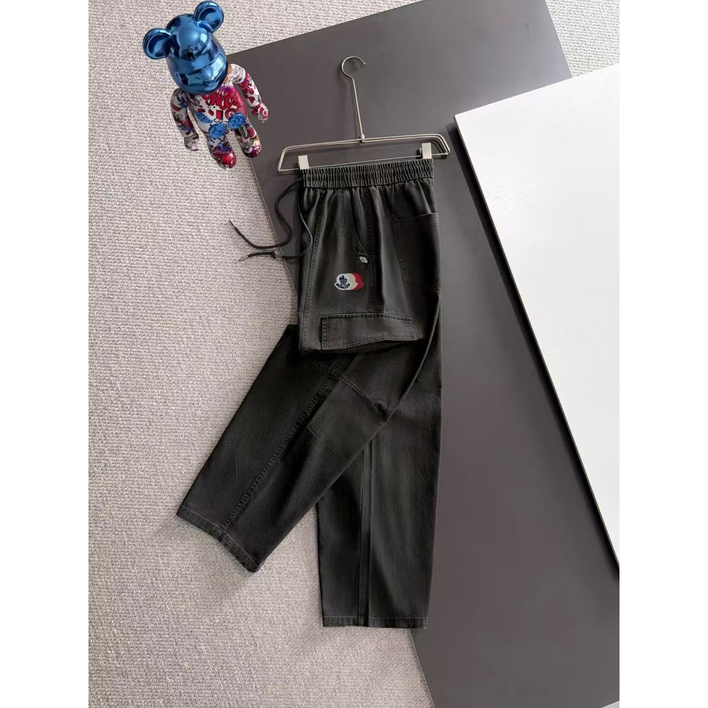<p>MONCLER 夏季新款松紧带休闲裤(786888)</p>
