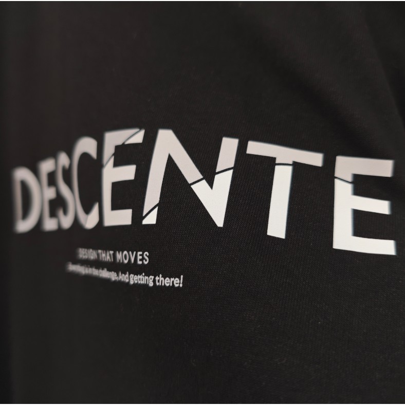 <p>DESCENTE 經典款棉 T (多色可選)</p>