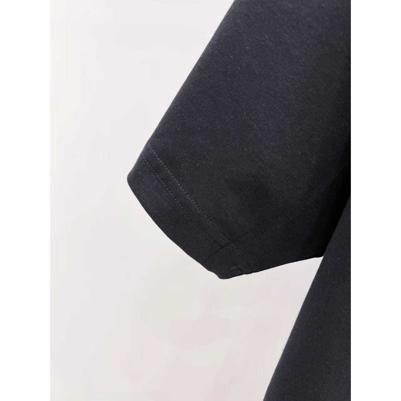 <p>GUCCI&nbsp;夏季新品短袖(黑)</p>
