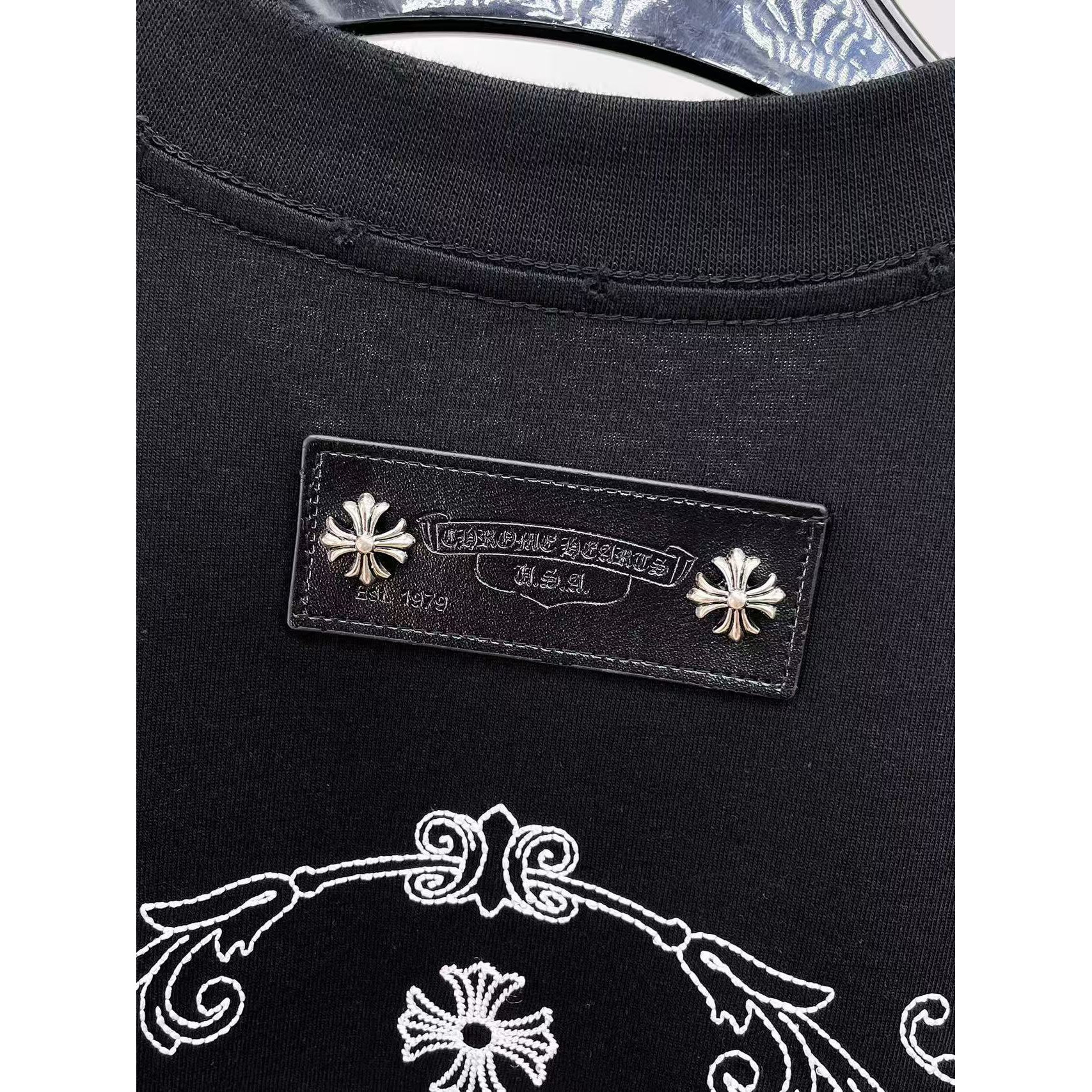 <p>CHROME HEARTS 专柜新款短袖T恤(黑)</p>