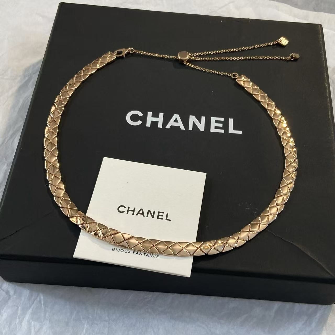 <p>CHANEL 菱格纹金属项链​​ 窄版</p>