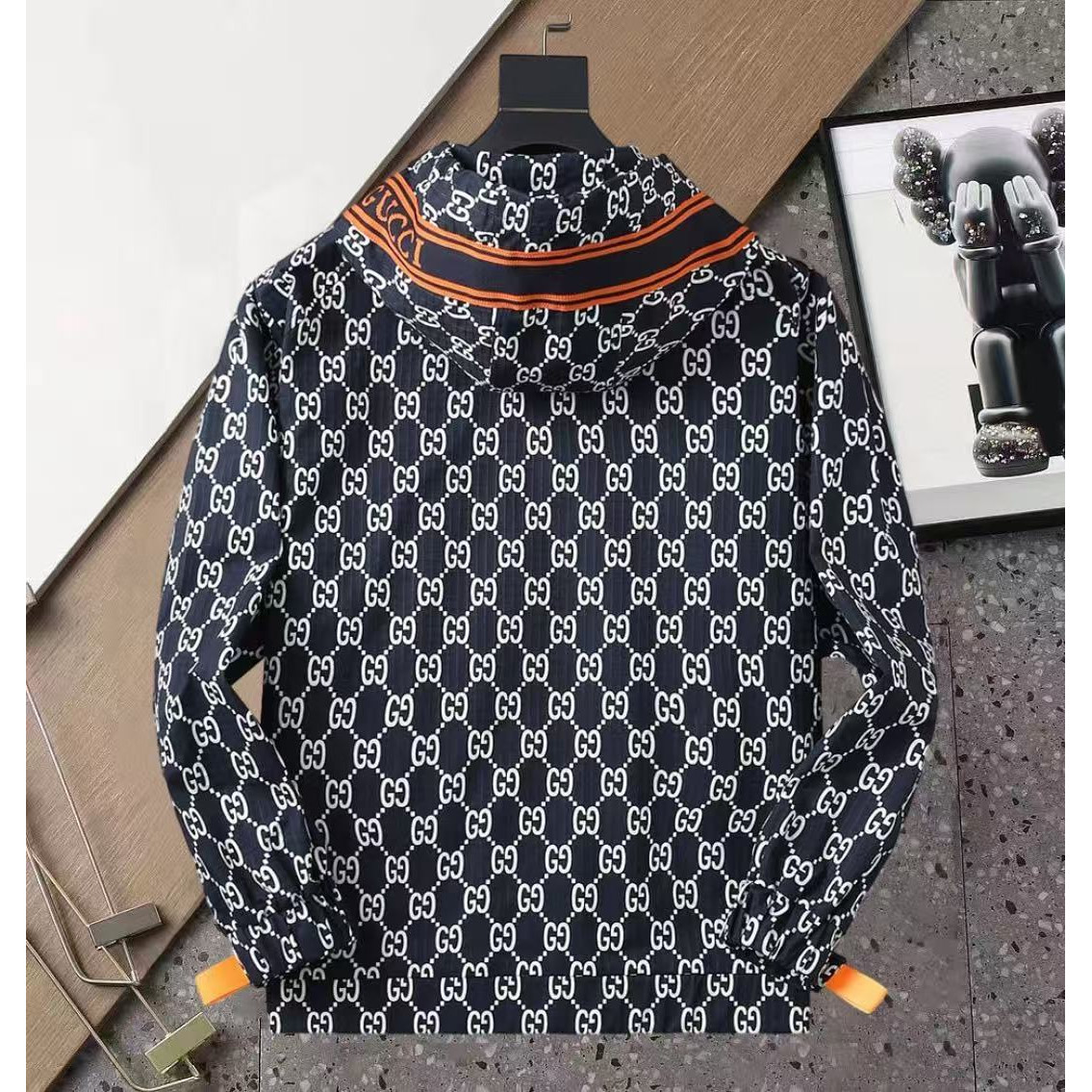 <p>GUCCI 男士夹克外套(藏青)<br />
&nbsp;</p>