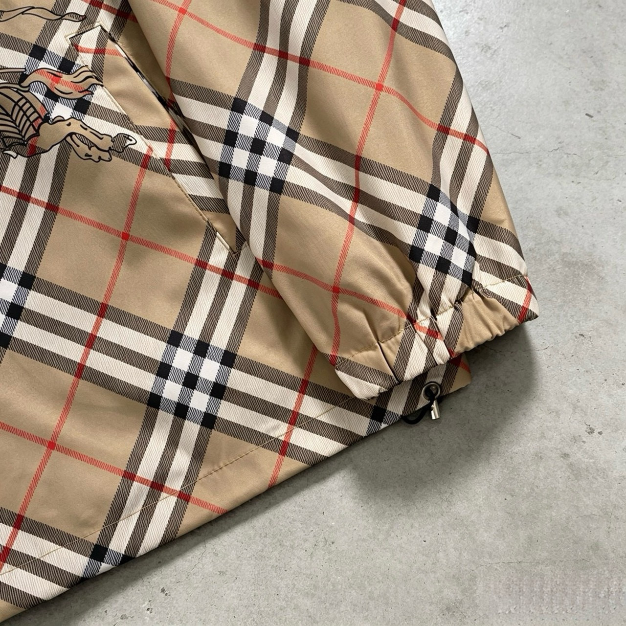 <p>Burberry 夹克外套</p>