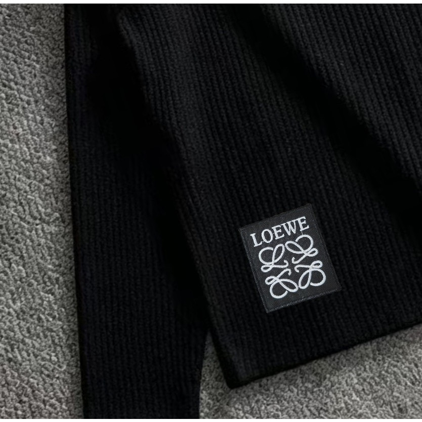 <p>Loewe 高品质男士卫衣(黑)</p>