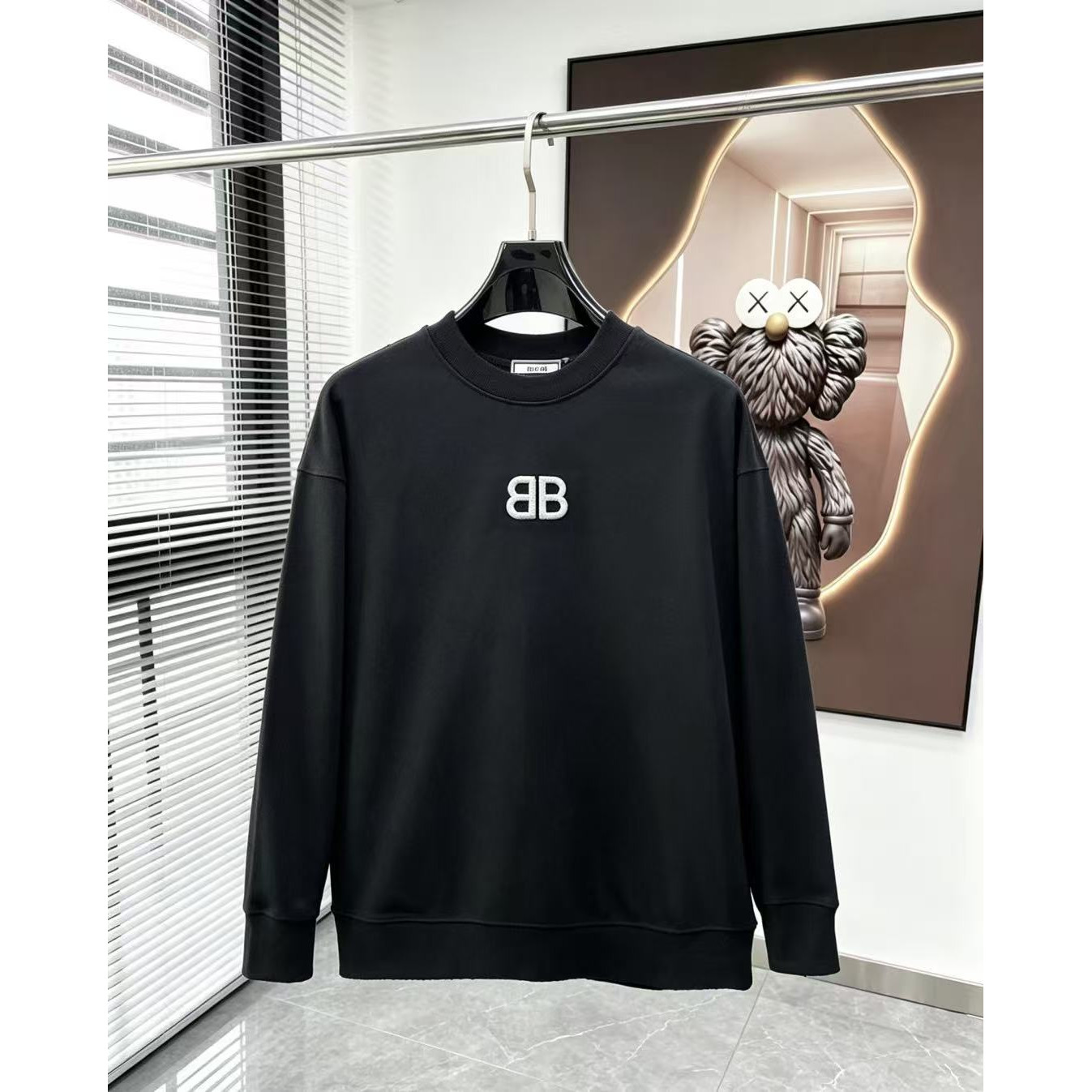 <p>Balenciaga 圓領長袖T恤(黑)</p>