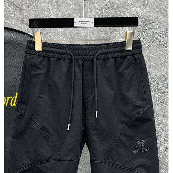 <p>Arc'teryx 休闲短裤(黑)</p>