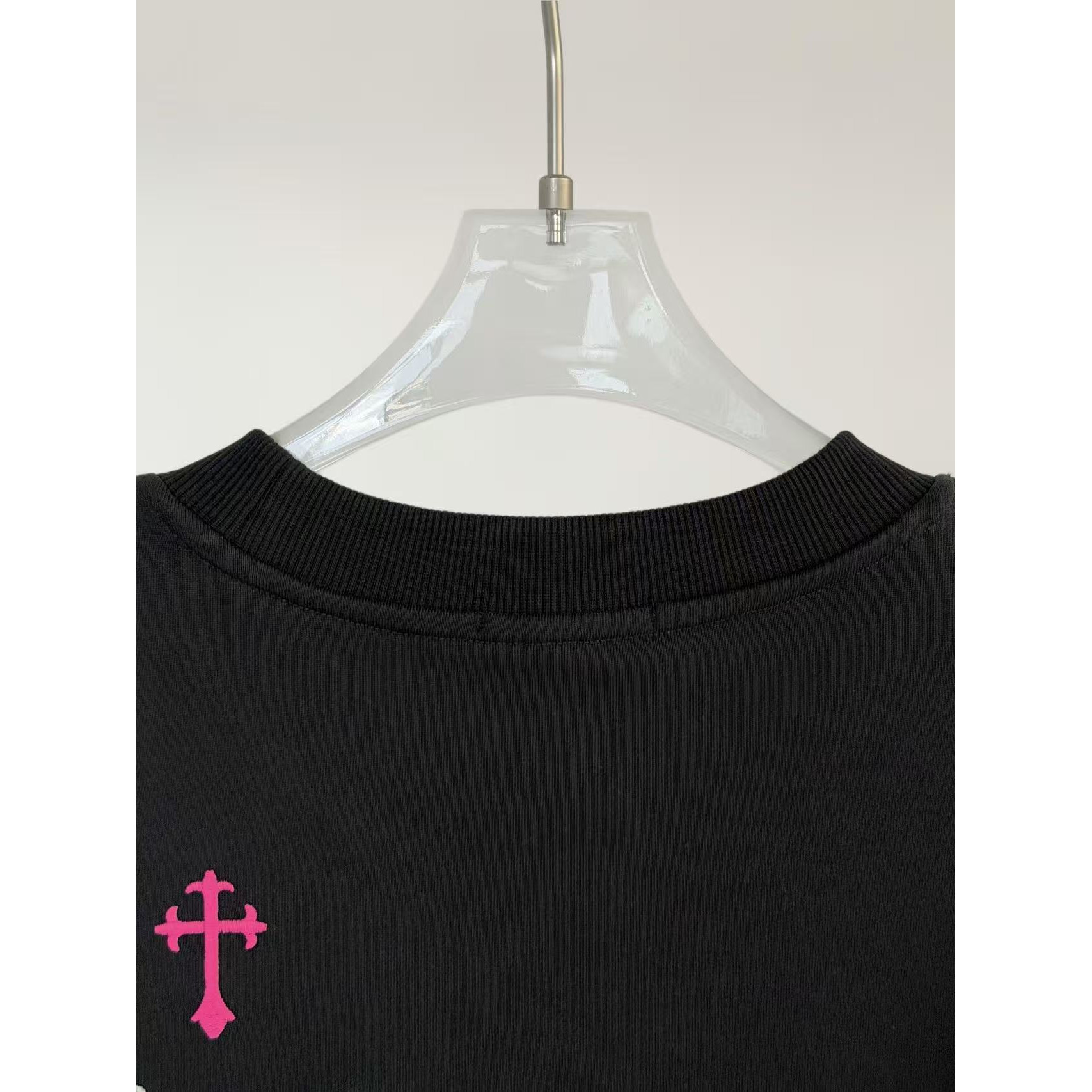 <p>CHROME HEARTS&nbsp;圆领卫衣(黑)</p>