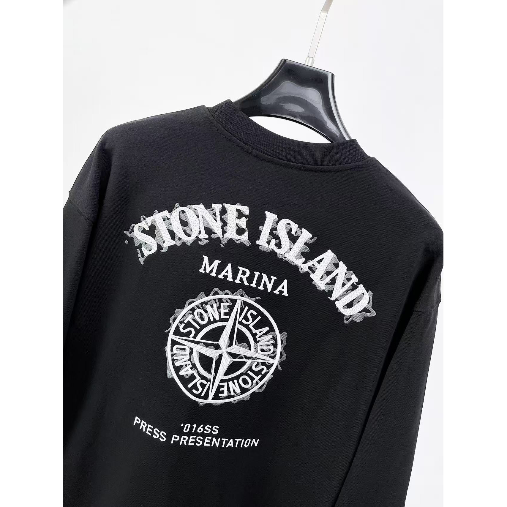 <p>Stone Island 圓領長袖T恤(黑)</p>