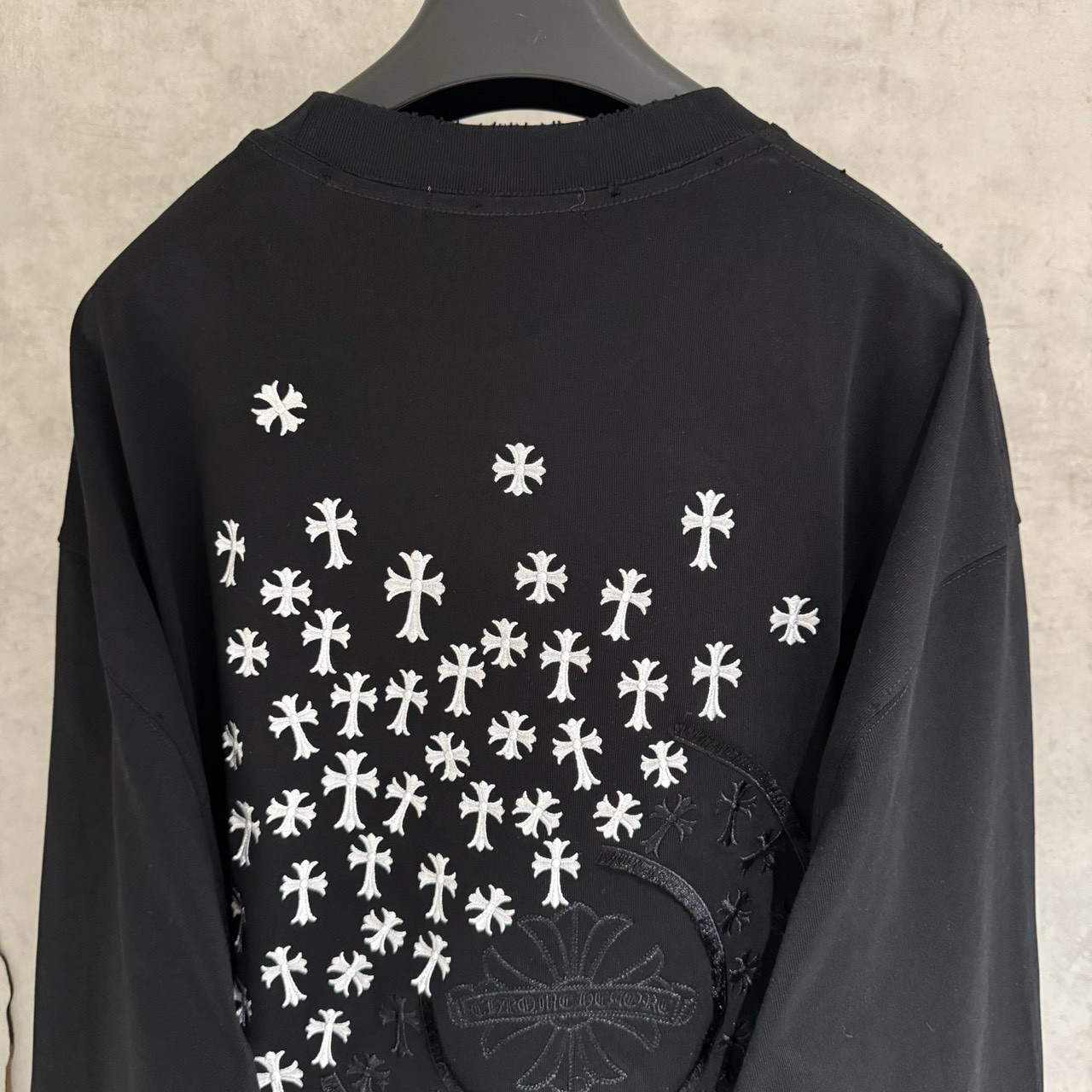 <p>CHROME HEARTS&nbsp;长袖T恤(黑B02)</p>

<p>&nbsp;</p>