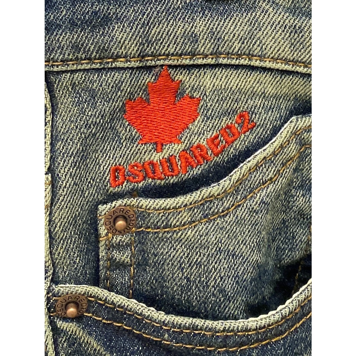 <p>DSQUARED2 休闲牛仔裤</p>
