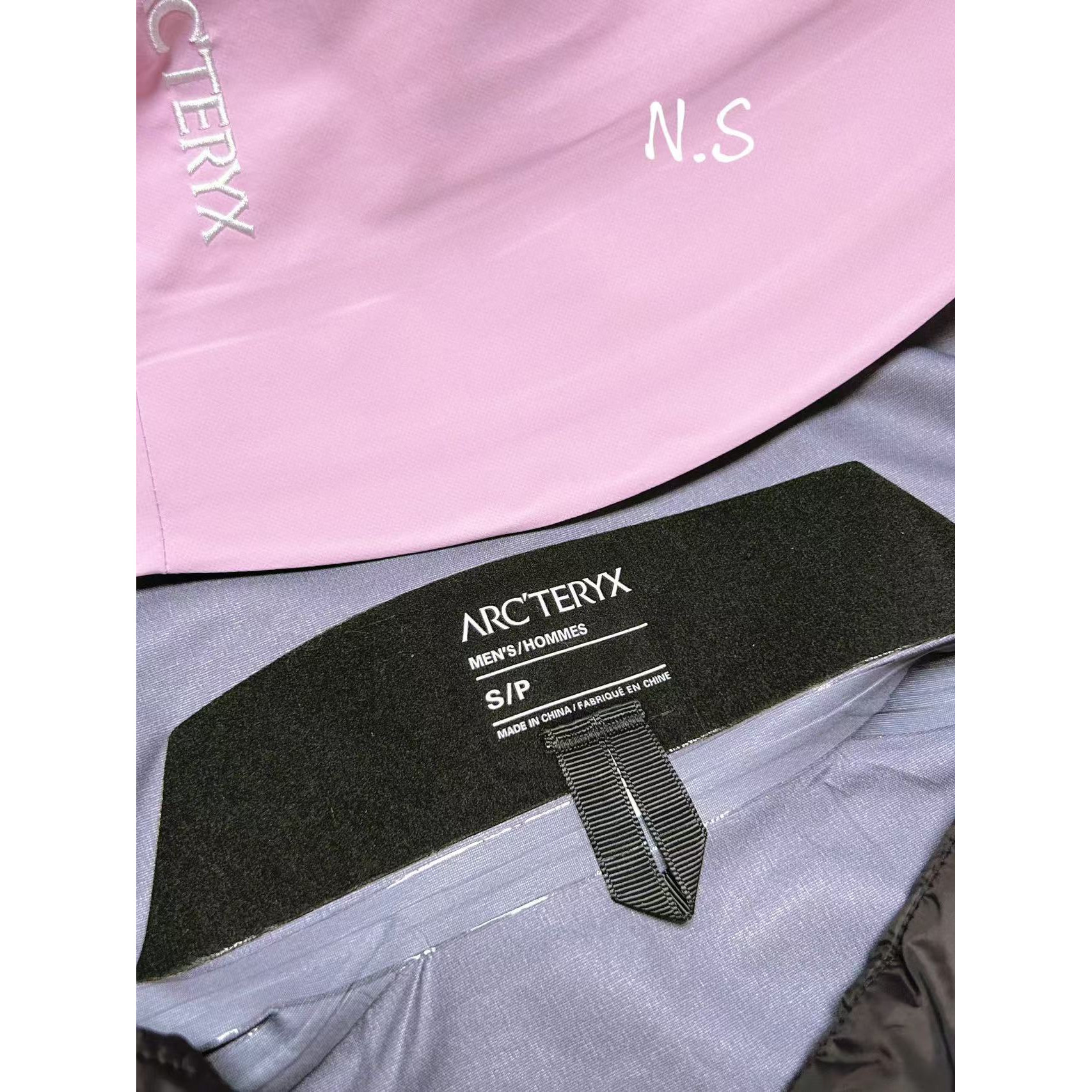 <p>Arc'teryx SL硬壳冲锋衣(潮汐粉)</p>