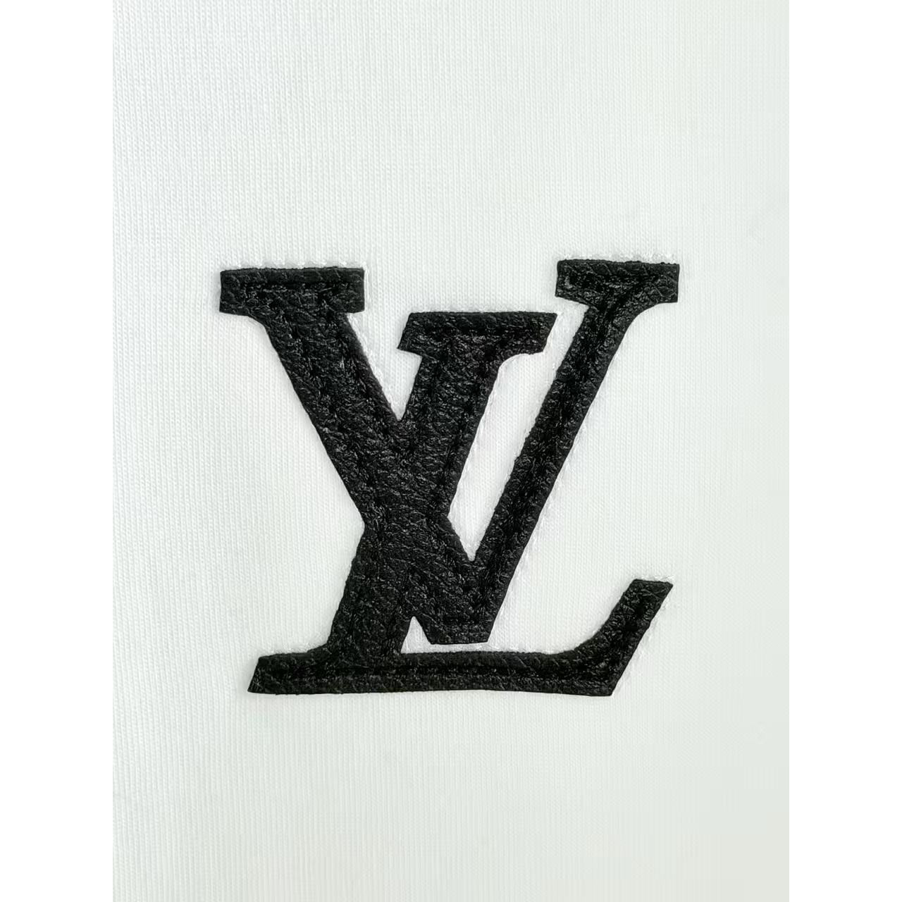 <p>LV 刺绣短袖T恤(白)</p>