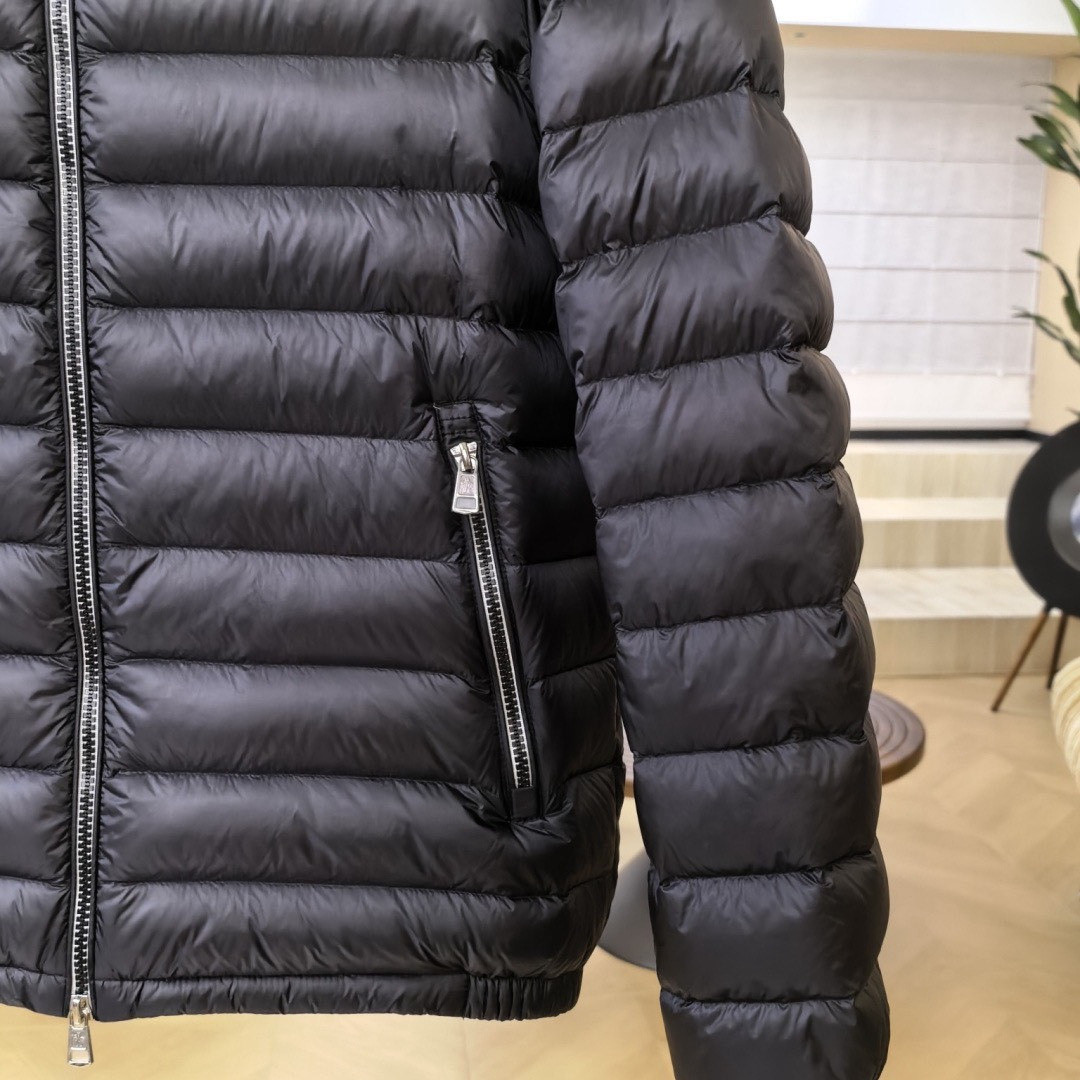 <p>Moncler 原单鹅绒羽絨服(黑)</p>