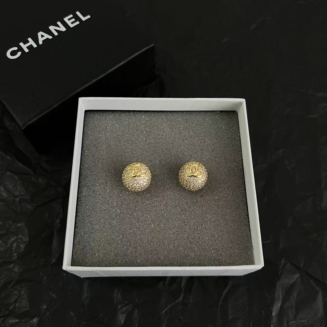 <p>CHANEL&nbsp;中古耳钉(金)</p>
