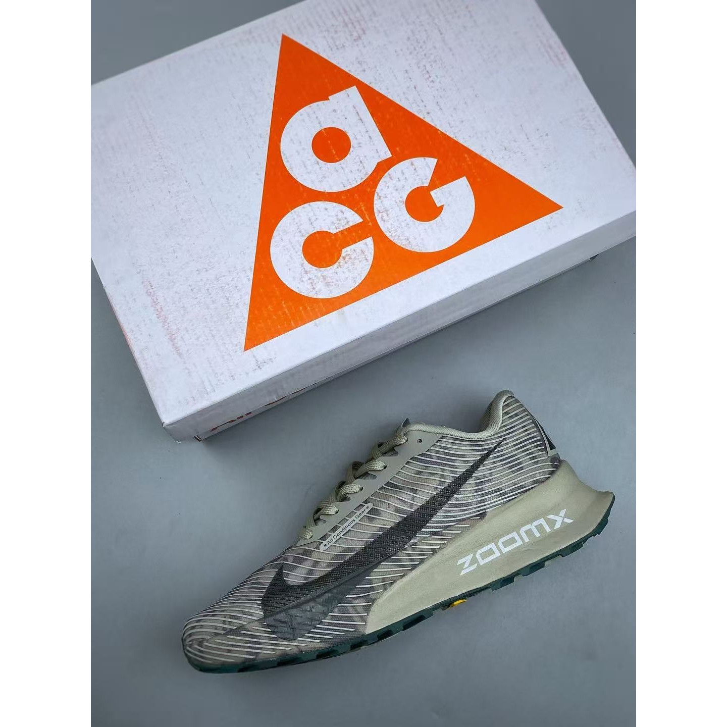 <p>Nike ACG Ultrafly Trail 耐克公路竞速缓震跑步鞋</p>