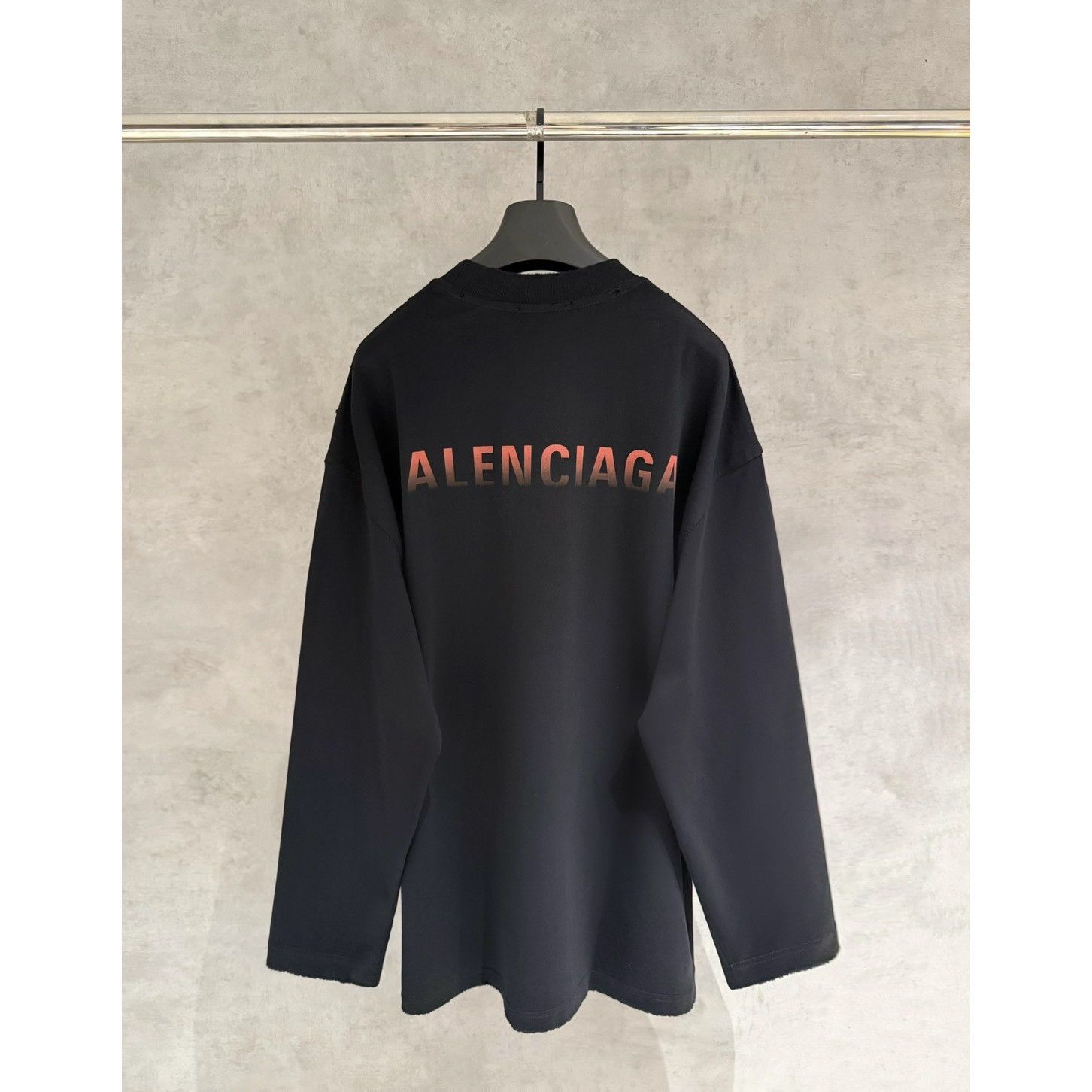 <p>Balenciaga 长袖T恤(黑B13)</p>